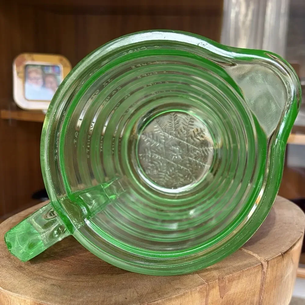 Rare T&S Torrington Handimaid Green Depression Uranium Glass 5 Cup Measuring Cup